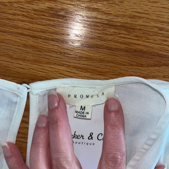 Boutique linen look sleeveless twist front top with lace trim - Picture 5 of 9